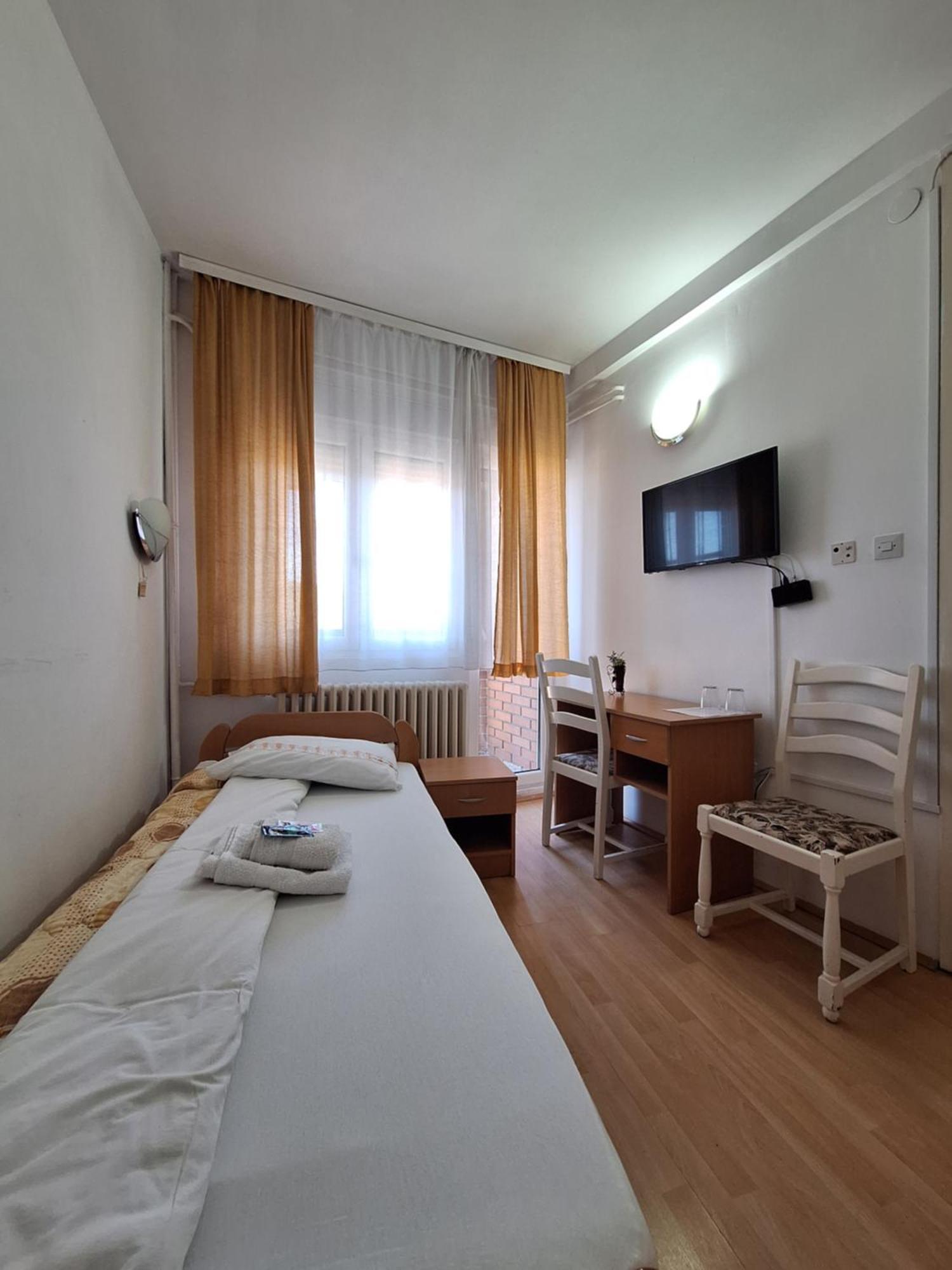 Hotel Konaciste Trstenik Buitenkant foto